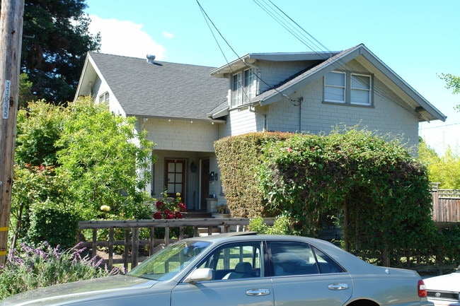 453 66th St in Oakland, CA - Foto de edificio - Building Photo