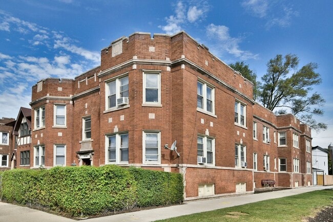 property at 608 N Mayfield Ave