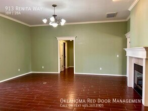 913 Renita Way in Moore, OK - Building Photo - Building Photo