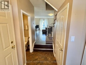 38 Bridgestone Dr in Ottawa, ON - Building Photo - Building Photo