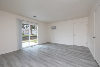 Windham Chase in St. Louis, MO - Building Photo - Building Photo