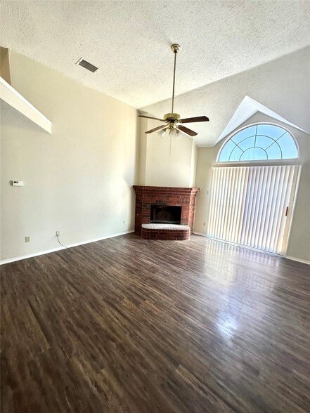 6513 White Oak Dr in Rowlett, TX - Building Photo - Building Photo