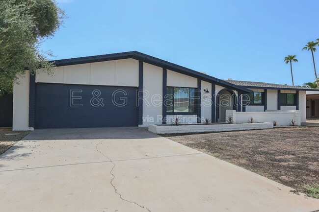 property at 1817 E Alameda Dr