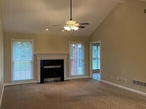 10807 Bardstown Woods Blvd in Louisville, KY - Building Photo - Building Photo