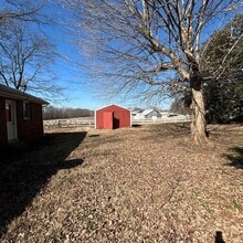 226 Magnolia St in Pembroke, KY - Building Photo - Building Photo