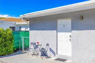 1836 NW 16th Terrace in Miami, FL - Building Photo - Building Photo