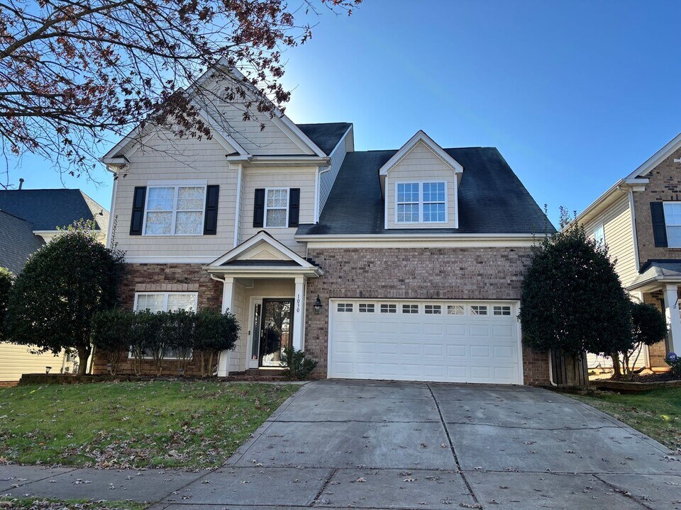 1030 Yellow Daisy Dr in Stallings, NC - Building Photo