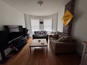 878 Huntington Ave, Unit 2 in Boston, MA - Building Photo - Building Photo