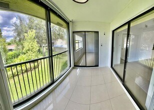9657 Riverside Dr in Coral Springs, FL - Building Photo - Building Photo