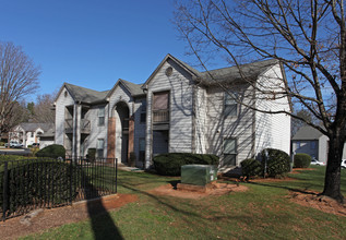 Highland Trace Apartments in Charlotte, NC - Building Photo - Building Photo