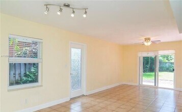 1215 NE 16th Ave in Fort Lauderdale, FL - Building Photo - Building Photo