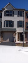 78 Katelyn Dr in New Oxford, PA - Building Photo