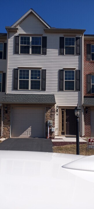 78 Katelyn Dr in New Oxford, PA - Foto de edificio