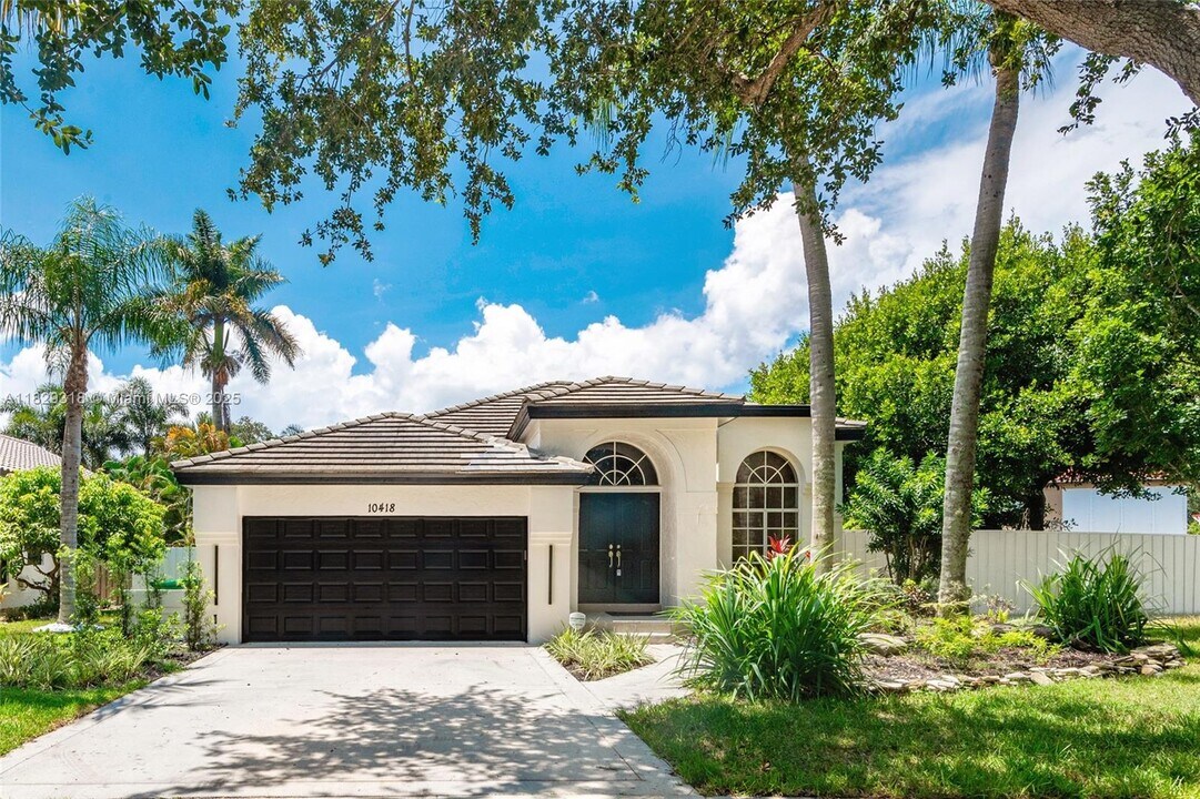 10418 Brasilia St in Hollywood, FL - Building Photo