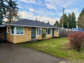 5303 NE 72nd Ave. in Portland, OR - Building Photo - Building Photo