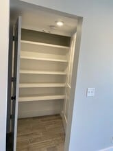 515 Basswood Ave, Unit K-103 in Nashville, TN - Foto de edificio - Building Photo