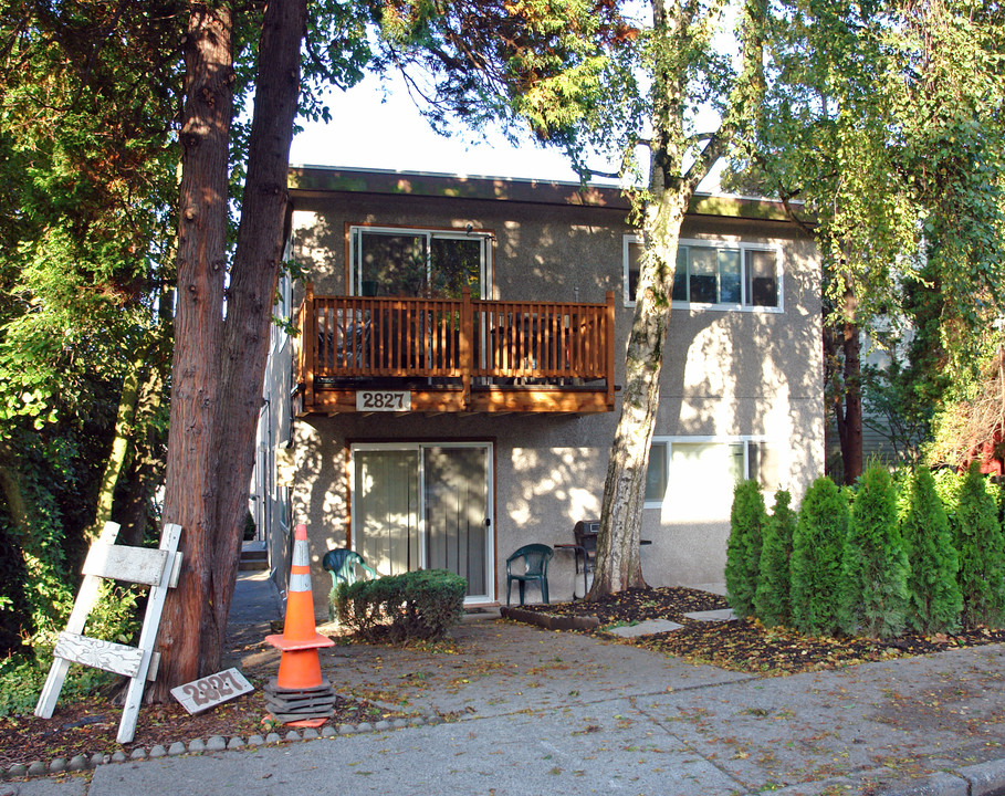 Whiterock Apartments in Seattle, WA - Building Photo