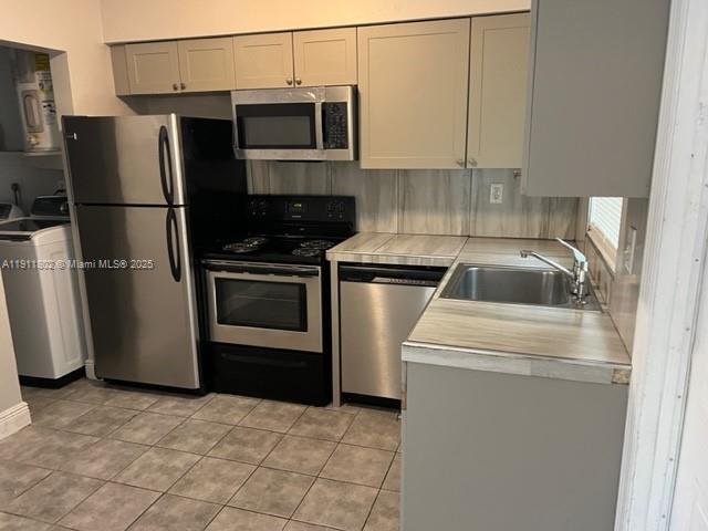 1345 NW 8th Ave in Fort Lauderdale, FL - Building Photo - Building Photo