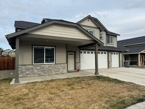 1703 Spokane Ave in Ellensburg, WA - Building Photo - Building Photo