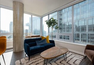 929 109th Ave NE in Bellevue, WA - Building Photo - Building Photo