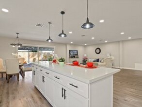 15907 Tuba St in Los Angeles, CA - Building Photo - Building Photo