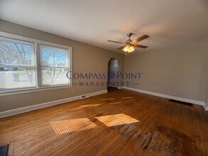 563 Emerson Dr in Lexington, KY - Building Photo - Building Photo