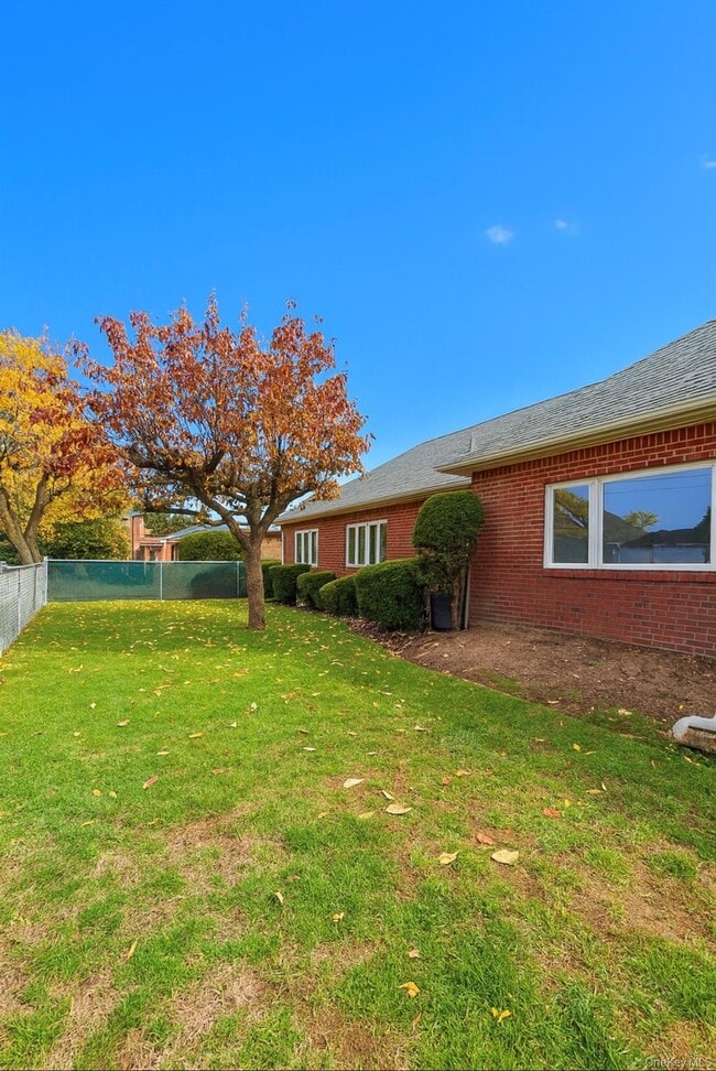 68 Wolfle St in Glen Cove, NY - Building Photo - Building Photo