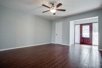 9022 Hackney Ln in Dallas, TX - Building Photo - Building Photo