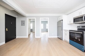 667 Glenmore Ave, Unit A in Brooklyn, NY - Building Photo - Building Photo