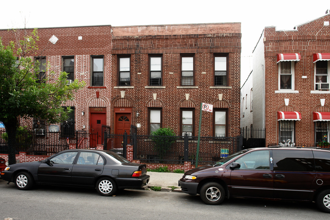 1130 Elder Ave in Bronx, NY - Building Photo