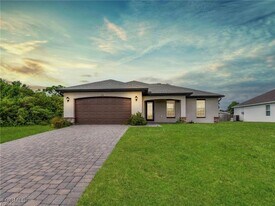 1700 NE 5th Pl in Cape Coral, FL - Building Photo