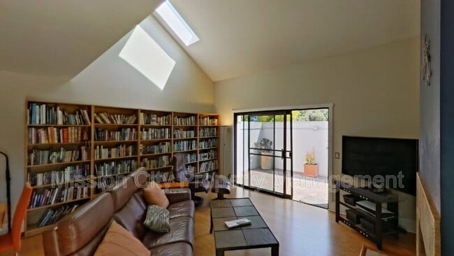 3558 Modoc Rd in Santa Barbara, CA - Building Photo - Building Photo