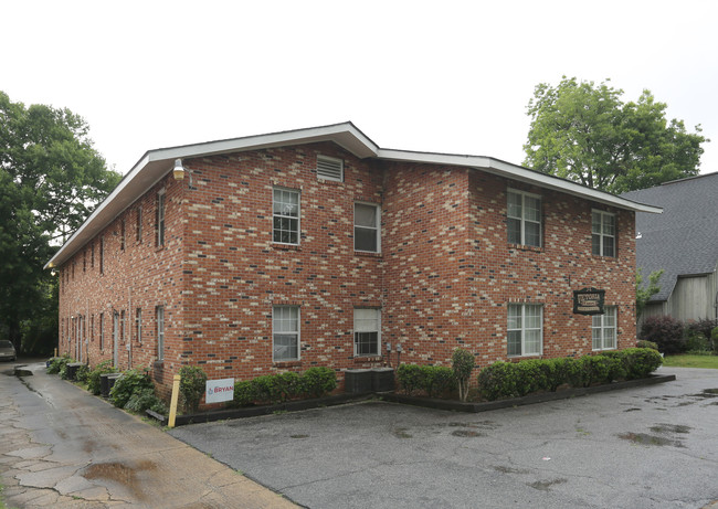 Victoria Court Apartments in Columbus, GA - Building Photo - Building Photo