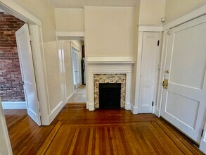 123 Richmond St, Unit 2 in Boston, MA - Foto de edificio - Building Photo