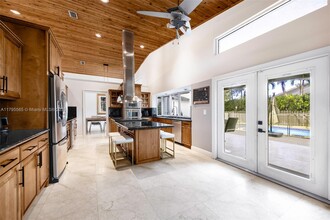 10401 SW 139th St in Miami, FL - Building Photo - Building Photo