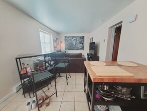 71 Josephine Evaristo Ave, Unit 2 in Greenwich, CT - Building Photo - Building Photo