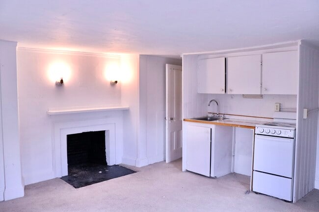 61 Pinckney St, Unit 12L in Boston, MA - Building Photo - Building Photo