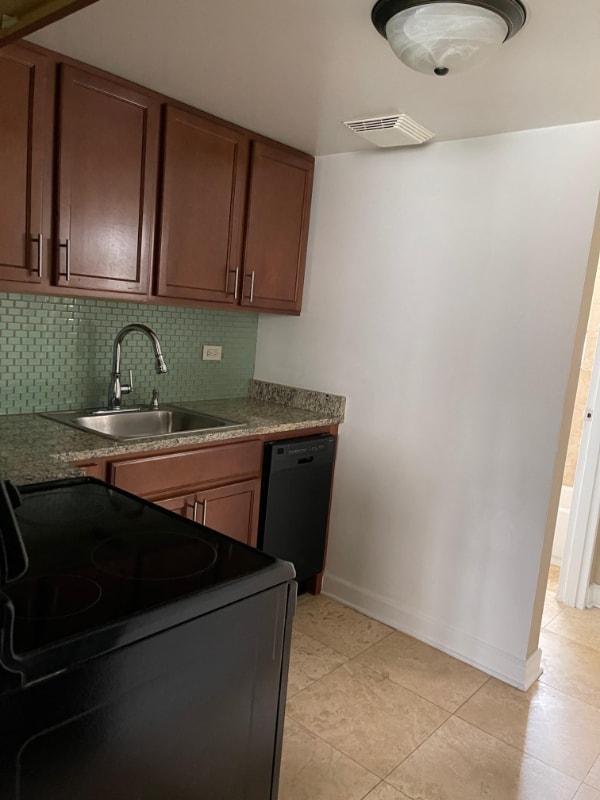 7632 N Milwaukee Ave in Niles, IL - Building Photo - Building Photo