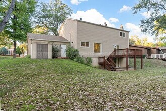 11860 Shallowbrook Dr in St. Louis, MO - Building Photo - Building Photo