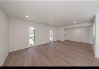 3506 S Elm Dr in Grand Prairie, TX - Foto de edificio - Building Photo