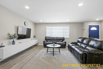 6942 Santa Rita Ave in Garden Grove, CA - Building Photo - Building Photo