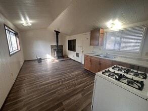 215 Bridge St in Chester, CA - Building Photo - Building Photo