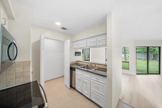 20271 Sunny Shores Dr in Humble, TX - Building Photo - Building Photo