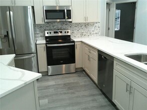 534 Beal St NW in Port Charlotte, FL - Building Photo - Building Photo