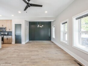 1607 W Waveland Ave, Unit 1S in Chicago, IL - Building Photo - Building Photo