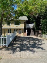 171 Alida St in Ashland, OR - Building Photo