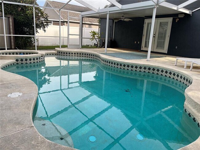 3315 W Marcum St in Tampa, FL - Foto de edificio - Building Photo