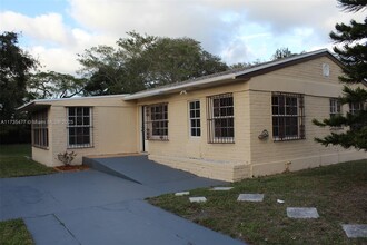 1531 NW 84th St in Miami, FL - Building Photo - Building Photo