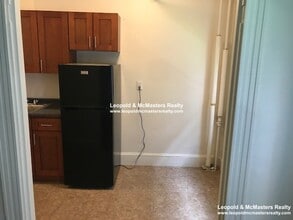87 Washington St, Unit 6 in Newton, MA - Foto de edificio - Building Photo