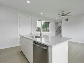 313 Blackson Ave in Austin, TX - Building Photo - Building Photo